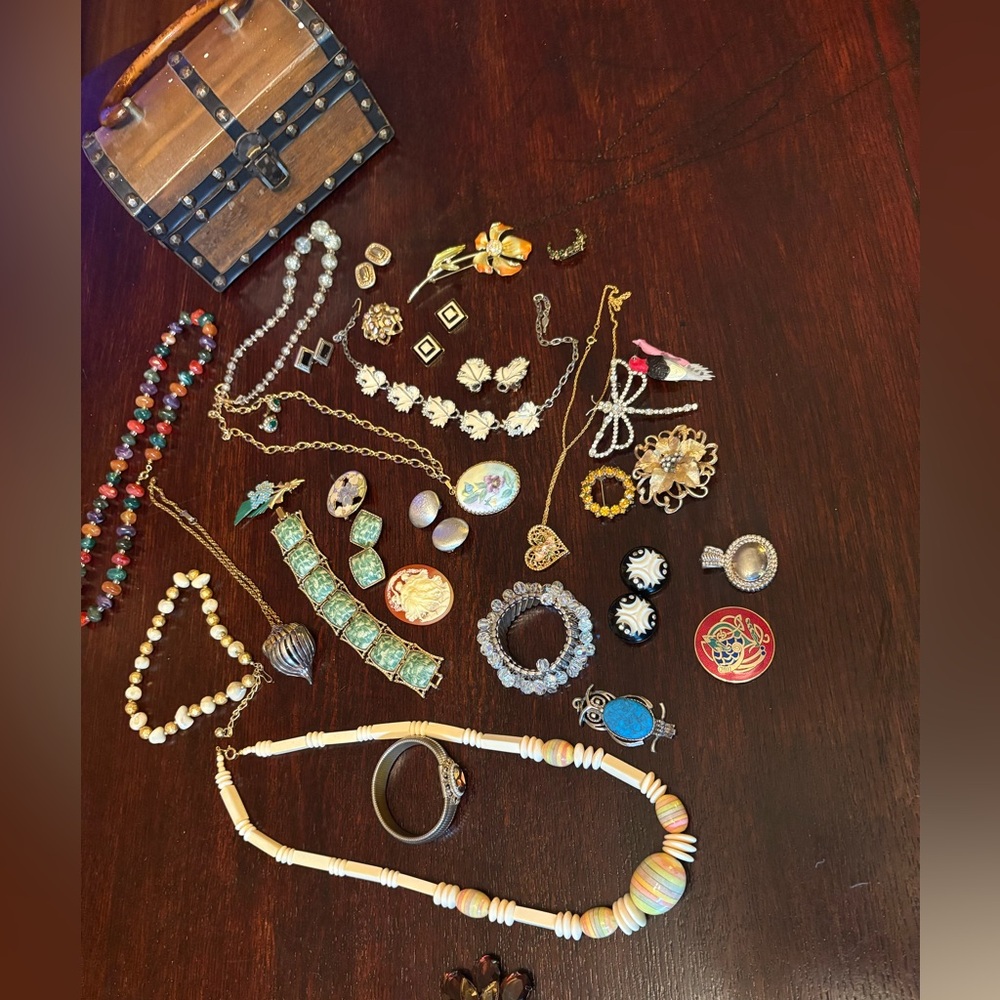 signed vintage jewelry treasure chest